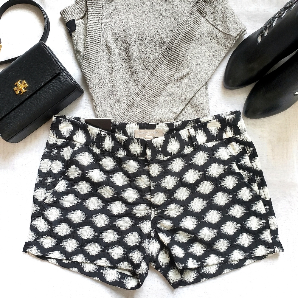 *NEW* Banana Republic Black & White Shorts Size S